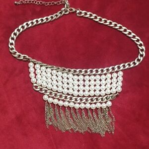 Elegant Silver and Pearl Necklace